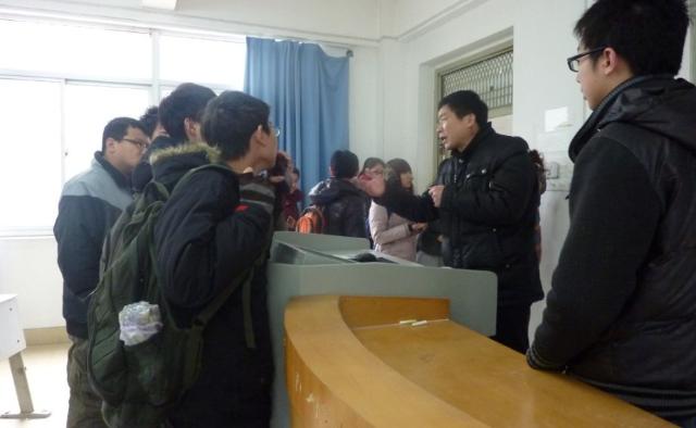 伟德国际娱乐1946英国体育召开学分分析及后期学习动员会-02